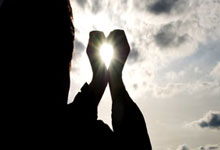 乐动体育:曝哈登被顶伤膝盖同时还扭伤脚踝 目前移动十分困难.